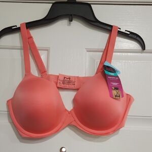 Maidenform Pink T-Shirt Bra with Underwire and Adjustable Straps